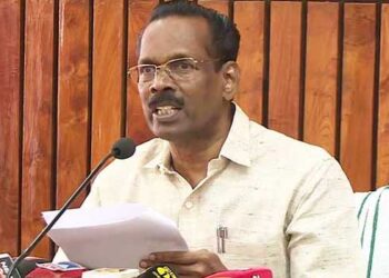 ഒരു-കെഎസ്ആ‌ർടിസിയും-നാളെ-നിരത്തിലിറങ്ങില്ല,-ഇനി-നിരത്തിലിറങ്ങിയാൽ,-അപ്പോൾ-കാണാം…-തടയാൻ-തൊഴിലാളികൾ-ഉണ്ടല്ലോ-വെല്ലിവിളിച്ച്-ടിപി-രാമകൃഷ്ണൻ,-പണി-മുടക്കിൽ-പങ്കെടുക്കും