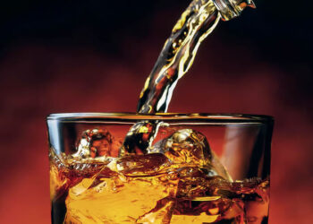 സംസ്ഥാനത്ത്-തഴച്ചുവളർന്ന്-മദ്യവ്യവസായം…-കഴിഞ്ഞ-ഒരു-വർഷത്തിനിടെ-വിറ്റത്-17,000-കോടിയുടെ-മദ്യം.