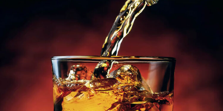 സംസ്ഥാനത്ത്-തഴച്ചുവളർന്ന്-മദ്യവ്യവസായം…-കഴിഞ്ഞ-ഒരു-വർഷത്തിനിടെ-വിറ്റത്-17,000-കോടിയുടെ-മദ്യം.