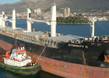 ചെങ്കടലിൽ-ഹൂതികൾ-ആക്രമിച്ച-രണ്ടാമത്തെ-കപ്പലും-മുങ്ങി;-7-ജീവനക്കാരെ-രക്ഷിച്ചു,-ഒരു-ഇന്ത്യാക്കാരനും,-14-പേരെ-കാണാതായി