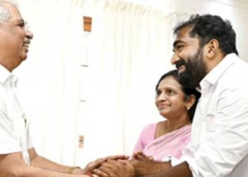 നിമിഷ-പ്രിയ-നിരപരാധിയാണെന്ന്-ഉമ്മൻചാണ്ടിക്ക്‌-ബോധ്യപ്പെട്ടിരുന്നു,-അവരെ-മോചിപ്പിക്കാൻ-നോക്കി,-നിമിഷയെ-രക്ഷിക്കാൻ-സാധ്യമായതെല്ലാം-ചെയ്യണം,-​ഗവർണറെ-സന്ദർശിച്ച്-ഉമ്മൻചാണ്ടിയുടെ-ഭാര്യ