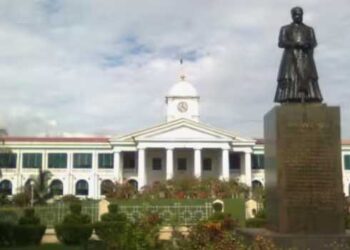 സെക്രട്ടേറിയറ്റ്-വളപ്പിൽ-പാമ്പ്,-ആശാ-വർക്കർമാരുടെ-സമരത്തിന്റെ-ഭാഗമായി-ഡ്യൂട്ടിക്കിട്ട-വനിതാ-പോലീസിനു-കടിയേറ്റു