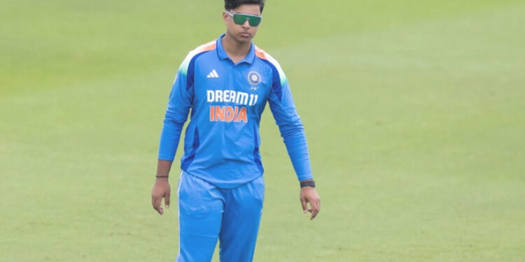 യൂത്ത്-ടെസ്റ്റിലെ-ബൗളിങ്ങിൽ-തിളങ്ങി-വൈഭവ്-സൂര്യവംശി