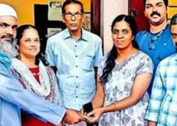 കാക്കക്കൂട്ടിൽ-നിന്നൊരു-സ്വർണവള,-കാക്ക-കൊത്തി-പോയ-സ്വർണ-വള-തിരികെ-കിട്ടിയത്-3-വർഷത്തിനുശേഷം