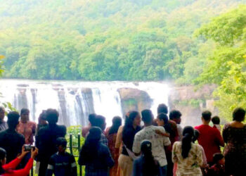 ഏഴഴകിൽ-അതിരപ്പിള്ളി-വെള്ളച്ചാട്ടം;-വിനോദ-സഞ്ചാര-മേഖല-ഉണർവിൽ
