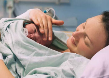 ഗർഭിണിയാണെന്ന്-അറിഞ്ഞത്-പ്രസവത്തിനു-17-മണിക്കൂർ-മുൻപ്:-വ്യത്യസ്തമായ-അനുഭവം-പങ്കുവച്ച്-യുവതി