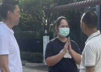 പ്രണയം-നടിച്ച്-ബ്രഹ്മചാരികളായ-ബുദ്ധ-സന്യാസിമാരെ-വലയിലാക്കി,-ബ്ലാക്മെയിൽ-ചെയ്ത്-30-കാരി-തട്ടിയെടുത്തത്-101കോടി!!-തായ്ലൻഡിനെ-പിടിച്ചുകുലുക്കിയ-ലൈംഗിക-ആരോപണ-കേസിൽ-യുവതി-അറസ്റ്റിൽ,-മുതിർന്ന-സന്യാസി-പണം-യുവതിക്ക്-അയച്ചത്-മഠത്തിന്റെ-അക്കൗണ്ടിൽ-നിന്ന്