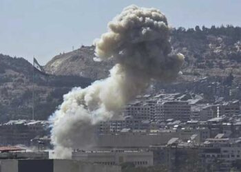 സിറിയൻ-പ്രതിരോധ-മന്ത്രാലയ-ആസ്ഥാനത്ത്-ഇസ്രയേൽ-വ്യോമാക്രമണം-അഞ്ചു-മരണം,-ആക്രമണം-സർക്കാർ-സേനയ്ക്കെതിരെ-പോരാടുന്ന-ഡ്രൂസിനെ-പിന്തുണയ്ക്കാൻ,-സിറിയൻ-ടാങ്കുകളെ-ഉന്നമിട്ടും-വ്യോമാക്രമണം