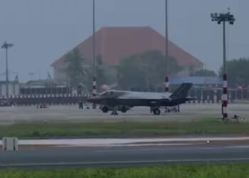 പ്രതിദിന-പാർക്കിങ്-ഫീസ്-26,261-രൂപ;-എഫ്-35-ബി-ബ്രിട്ടനിലേക്ക്-പറക്കുമ്പോൾ-അദാനിക്ക്-കിട്ടുന്നത്……