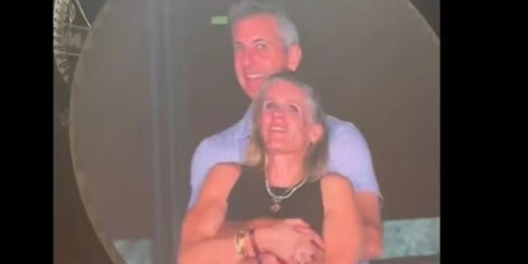 ആദ്യം-ഭാര്യ-പേരുവെട്ടി,-ഇപ്പോൾ-കമ്പനിയും,-എച്ച്-ആർ-മേധാവിയുമൊത്തുള്ള-ആലിംഗനം-വൈറലായപ്പോൾ-ബൈറോണിന്-നഷ്ടങ്ങളേറെ