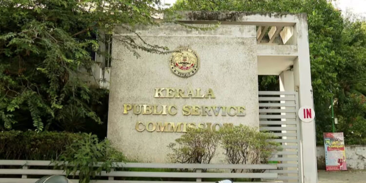 ഉറങ്ങാതെ-പിഎസ്സി!-റാങ്ക്-പട്ടിക-അവസാനിക്കുന്ന-മണിക്കൂറുകളിൽ-കൂട്ടനിയമനം;-24-മണിക്കൂറിൽ-1200ഓളം-ഒഴിവ്-നികത്തി