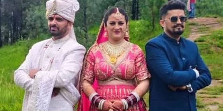 സഹോദരന്മാരായ-2-പേരെ-വിവാഹം-ചെയ്ത്-യുവതി