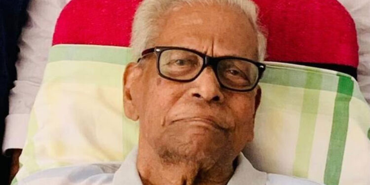 കേരളത്തിൽ-വിഎസ്-വിലക്കിയതെല്ലാം-സിപിഎമ്മിൻ്റെ-നിലപാടായി-മാറിയ-കാഴ്ച;-ബദൽരേഖ-മുതൽ-ഡിഐസി-സഖ്യം-വരെ!