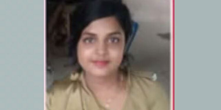 നിറവയറിലും-കടമ-മറക്കാതെ-ശ്രീലക്ഷ്മി,-ബുദ്ധിമുട്ടുകൾ-മാറ്റിനി‌ർത്തി;-കോടതിയിലെത്തിയപ്പോൾ-രക്തസ്രാവം