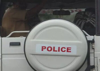 അടിച്ച്-പൂസായി-പൊലീസ്-ഉദ്യോഗസ്ഥന്റെ-യാത്ര;-വാഹനമിടിച്ച്-രണ്ട്-പേർക്ക്-പരിക്ക്