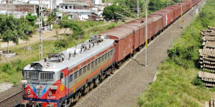 ബിഹാറിലേക്ക്-ട്രെയിനില്‍-മനുഷ്യക്കടത്തെന്ന്-സംശയം