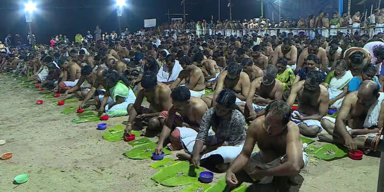 പൂർവിക-സ്മരണയിൽ-ഇന്ന്-കർക്കിടക-വാവുബലി;-പിതൃതർപ്പണത്തിന്-വിവിധയിടങ്ങളിൽ-വിപുലമായ-സജ്ജീകരണങ്ങൾ