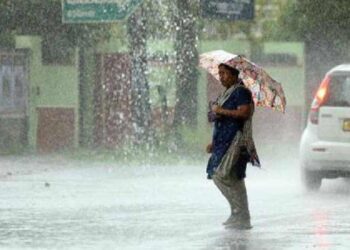 അതിശക്തമായ-മഴയ്ക്കുള്ള-സാധ്യത,-നാളെ-6-ജില്ലകളിൽ-ഓറഞ്ച്-അലർട്ട്;-ഈ-നദിയിൽ-യെല്ലോ-അലർട്ട്-പ്രഖ്യാപിച്ചു