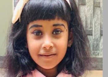 അച്ഛൻ-ഓടിച്ച-ഓട്ടോറിക്ഷയിൽ-അമ്മയുടെ-മടിയിലിരുന്ന-ആറുവയസുകാരി-റോ‍‍‍ഡിലേക്ക്-തെറിച്ചു-വീണ്-ദാരുണാന്ത്യം!!-കുഞ്ഞ്-തെറിച്ചുവീണത്-വാഹനം-റോഡിലെ-കുഴിയിൽ-ചാടിയപ്പോൾ