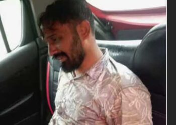 കാറിൽ-എംഡിഎംഎ,-പോലീസിനെ-കണ്ട്-ചുരത്തിൽ-നിന്ന്-കൊക്കയിലേക്ക്-എടുത്തുചാടിയ-പ്രതിയെ-പൊക്കിയത്-ഓറിയൻറൽ-കോളേജിന്-പുറകിലെ-കാട്ടിൽ-നിന്ന്