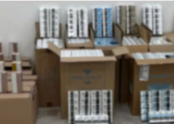 ഫർണിച്ചറുകൾ-കയറ്റിയ-ട്രക്ക്-കണ്ടപ്പോൾ-സംശയം,-പരിശോധന-നടത്തി-കസ്റ്റംസ്;-പിടികൂടിയത്-വലിയ-സിഗരറ്റ്-ശേഖരം