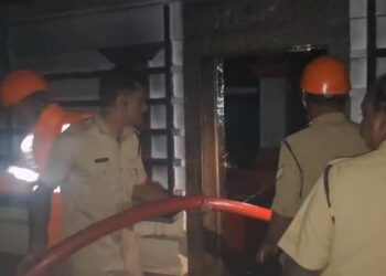 കോഴിക്കോട്-വടകരയിലെ-വിഷ്‌ണു-ക്ഷേത്രത്തിൽ-തീപ്പിടുത്തം