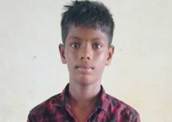 ​ഗെയിം-കളിക്കാൻ-മൊബൈൽ-കൊടുത്തില്ല,-വീട്ടിൽ-നിന്ന്-പിണങ്ങിയിറങ്ങിയ-എട്ടാം-ക്ലാസുകാരൻ-തൂങ്ങിമരിച്ച-നിലയിൽ