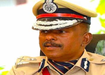 ട്രാക്ടറിൽ-കുടുങ്ങി!!-എംആർ-അജിത്-കുമാർ-പോലീസിൽ-നിന്ന്-എക്സൈസിലേക്ക്,-നിയമനം-മേയിൽ-ഉത്തരവിറക്കി-പിൻവലിച്ച-പോസ്റ്റിലേക്ക്