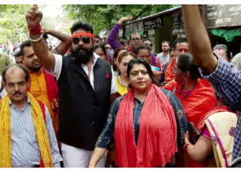 ‘കന്യാസ്ത്രീകൾക്ക്-ജാമ്യം-നൽകരുത്’;-കോടതിക്ക്-മുന്നിൽ-നാടകീയരം​ഗങ്ങൾ,-പ്രതിഷേധവുമായി-ബജ്‍റം​ഗ്‍ദൾ-പ്രവർത്തകർ