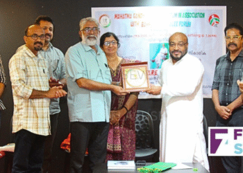 മഹാത്മാഗാന്ധി കൾച്ചറൽ ഫോറം പി ഹരീന്ദ്രനാഥിനെ ആദരിച്ചു
