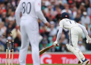 ഇംഗ്ലണ്ടിനെതിരായ-അഞ്ചാം-ക്രിക്കറ്റ്-ടെസ്റ്റില്‍-ഭാരതത്തിന്-ബാറ്റിങ്-തകര്‍ച്ച;-പിടിച്ചു-നിന്ന്-കരുണ്‍നായര്‍