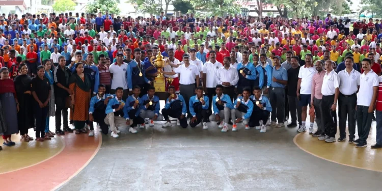 അഖിലേന്ത്യാ-സൈനിക-സ്കൂൾ-ഹോക്കി-ടൂർണമെന്റ്-ചാമ്പ്യൻഷിപ്പ്-ട്രോഫി- കഴക്കൂട്ടം- സൈനിക-സ്കൂൾ-കരസ്ഥമാക്കി