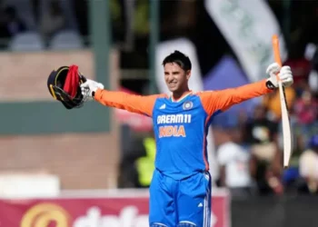 ഐസിസി-റാങ്കിങ്ങിൽ-ചരിത്ര-നേട്ടവുമായി-അഭിഷേക്-ശർമ;-ഓസ്‌ട്രേലിയയുടെ-ട്രാവിസ്-ഹെഡിനെ-മറികടന്ന്-ഒന്നാമത്