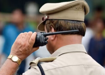 സഹപ്രവർത്തകന്റെ-റെയിൻ-കോട്ട്-മാറ്റിയെടുത്തു;-പൊലീസുകാരന്-സ്ഥലംമാറ്റം