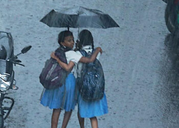 കേരളത്തിലെ-മൂന്നു-ജില്ലകളിൽ-ഉരുൾപൊട്ടലിനും-മണ്ണിടിച്ചിലിനും-സാധ്യതയെന്ന്-മുന്നറിയിപ്പ്