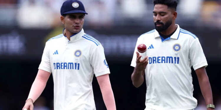 പരമ്പരയുടെ-താരമായി-തിരഞ്ഞെടുത്തത്-സിറാജിനെ,-നൽകിയത്-ഗില്ലിന്;-വെളിപ്പെടുത്തി-ദിനേഷ്-കാര്ത്തിക്-!