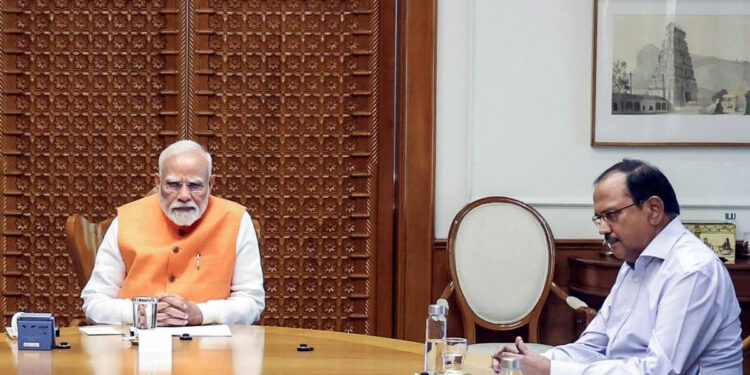 അമേരിക്ക-ഉടക്കിയിട്ടും-മൈൻഡ്-ആക്കാതെ-ഇന്ത്യ,-ബന്ധം-മെച്ചപ്പെടുത്താൻ-അജിത്-ഡോവൽ-റഷ്യയിലേക്ക്