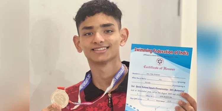 ദേശീയ-ജൂനിയര്‍-നീന്തല്‍-ചാമ്പ്യന്‍ഷിപ്പില്‍-മലയാളി-താരത്തിന്-വെള്ളി-മെഡല്‍