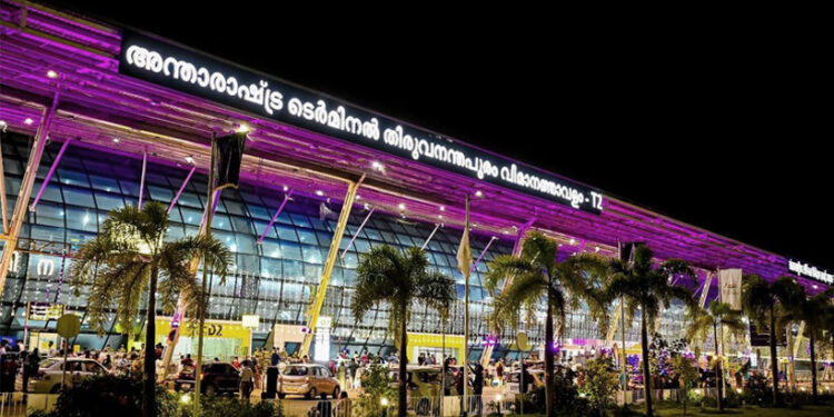 വിമാനത്താവളം-വഴി-സ്വർണക്കളളക്കടത്ത്;-ഉദ്യോഗസ്ഥനെ-സര്വീസിൽ-നിന്ന്-പിരിച്ചുവിട്ടു