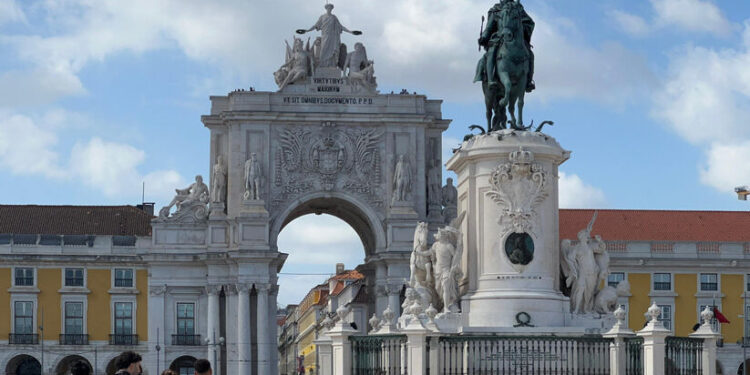 ചരിത്ര-സ്നേഹികളുടെ-സ്വപ്ന-ഭൂമിയിൽ