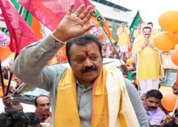 കോൺഗ്രസ്-നേതാക്കളുടെ-പരാതി-ഫയലിൽ-സ്വീകരിച്ചു,-സുരേഷ്-ഗോപിക്കെതിരായ-കള്ളവോട്ട്-പരാതിയിൽ-തൃശൂർ-എസിപിക്ക്-അന്വേഷണ-ചുമതല