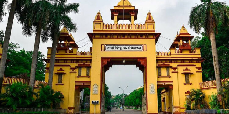 ബനാറസ്-ഹിന്ദു-സര്വകലാശാലയില്-വിദ്യാര്ത്ഥിയെ-പീഡനത്തിനിരയാക്കി;-പ്രതികൾ-കസ്റ്റഡിയിൽ