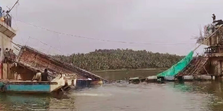 കൊയിലാണ്ടിയിൽ-നിർമ്മാണത്തിലിരുന്ന-പാലം-തകർന്നു-വീണു