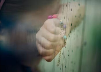 ക്ഷേത്ര-ദർശനം-കഴിഞ്ഞ്-വീട്ടിലേക്ക്-പോകും-വഴി-യുവാവ്-പിന്തുടർന്നെത്തി-;-കൊല്ലത്ത്-65കാരിക്കുനേരെ-ലൈംഗികാതിക്രമം,-പ്രതി-പിടിയിൽ