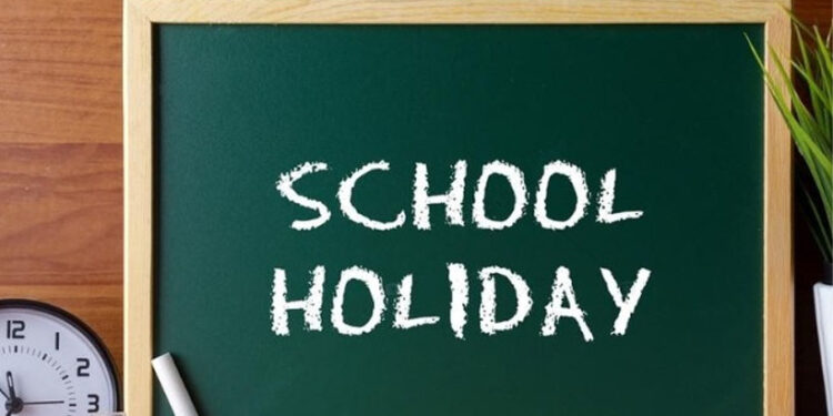 കനത്ത-മഴ;-നാളെ-തൃശൂർ-ജില്ലയിലെ-എല്ലാ-വിദ്യാഭ്യാസ-സ്ഥാപനങ്ങൾക്കും-അവധി-പ്രഖ്യാപിച്ച്-ജില്ലാ-കളക്ടർ