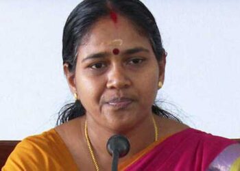 ‘പനിയോ,-ചെവിയിൽ-അസുഖമോ-ഉണ്ടെങ്കിൽ-മുന്നിൽ-നിൽക്കേണ്ട,-വെള്ളം-ചീറ്റിക്കും,-കേരള-പോലീസിൽ-60-ശതമാനം-പേരും-മോദി-ഫാൻസാണ്’-ബിജെപിയുടെ-ആരോ​ഗ്യത്തിൽ-ശ്രദ്ധയുള്ള-പോലീസ്-‘കെയറേട്ടനായി’-അന്വേഷണം,-നേതാവിന്റെ-തലയ്ക്കടിച്ച-മാസ്ക്-വച്ച-പോലീസിനായി-ബിജെപിയും