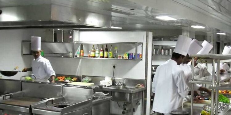 മലയാളിയുടെ-ഭക്ഷണ-സംസ്ക്കാരത്തെത്തന്നെ-മാറ്റിമറിച്ചു-കൊണ്ട്-ക്ലൗഡ്-കിച്ചനുകൾ