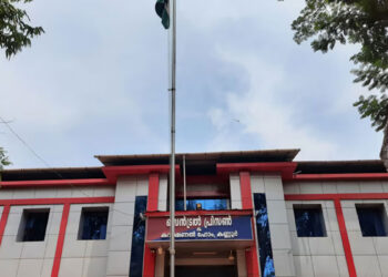 സെല്ലിന്‍റെ-ഭിത്തിയിൽ-ഒളിപ്പിച്ച-നിലയില്‍,-കണ്ണൂര്‍-സെന്‍ട്രല്‍-ജയിലില്‍-നിന്നും-മൊബൈല്‍-ഫോണ്‍-പിടികൂടി