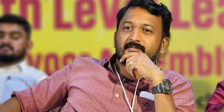 രാഹുൽ-മാങ്കൂട്ടത്തിലിനെതിരെ-പരാതിയുമായി-ട്രാൻസ്-യുവതി