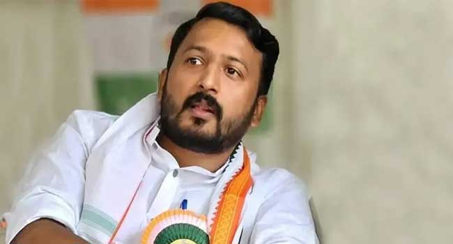 ഒരു-നിമിഷം-പോലും-വൈകിക്കാതെ-രാജിവെക്കണം-ചെന്നിത്തല,-കോൺഗ്രസ്-നിയമസഭാ-കക്ഷിയുടെ-ഭാഗമായി-രാഹുൽ-തുടരുന്നതിനോടു-ശക്തമായ-വിയോജിപ്പ്-പ്രതിപക്ഷനേതാവ്,-രാഹുൽ-രാജിയിലേക്ക്?